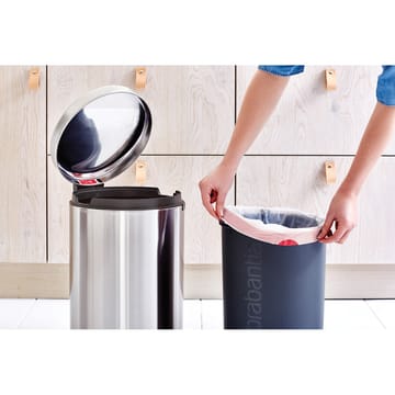 New Icon pedalbøtte 20 liter - Matt steel fingerprint proof - Brabantia