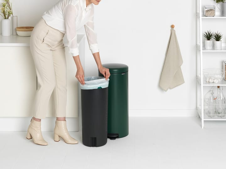 New Icon pedalbøtte 30 liter, Pine green Brabantia