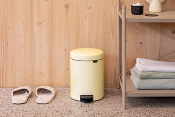 New Icon pedalbøtte 5 liter - Mellow Yellow - Brabantia