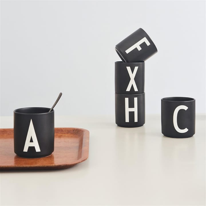 Design Letters kopp svart, H Design Letters