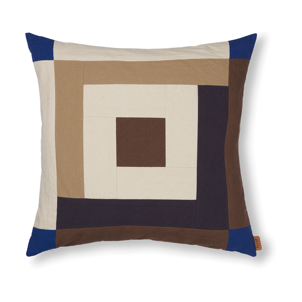 ferm LIVING Border patchwork putetrekk 50×50 cm Carob brown-bright blue