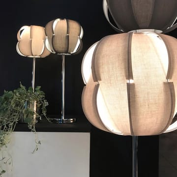 Pavot 25 bordlampe - Beige, kromstativ - Globen Lighting