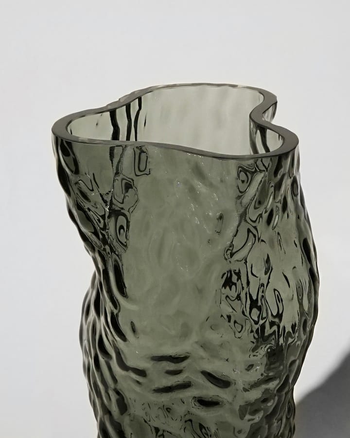 Ostrea Rock vase glass 30 cm, Midnight blue Hein Studio