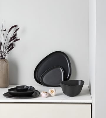 Curve Stoneware asjett 19x22 cm - Black - LIND DNA