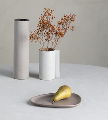 Curve Stoneware asjett 19x22 cm - Warm grey - LIND DNA