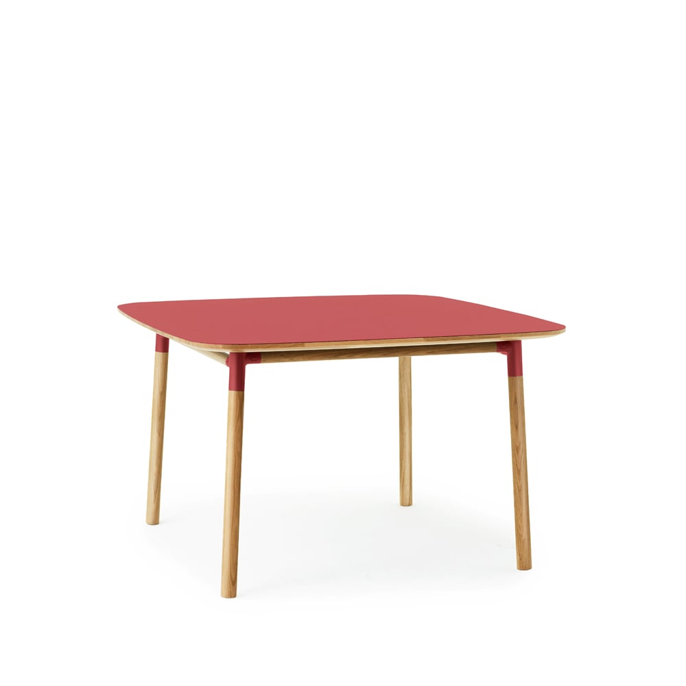 Normann Copenhagen Form spisebord 120 x 120 cm red eikeben