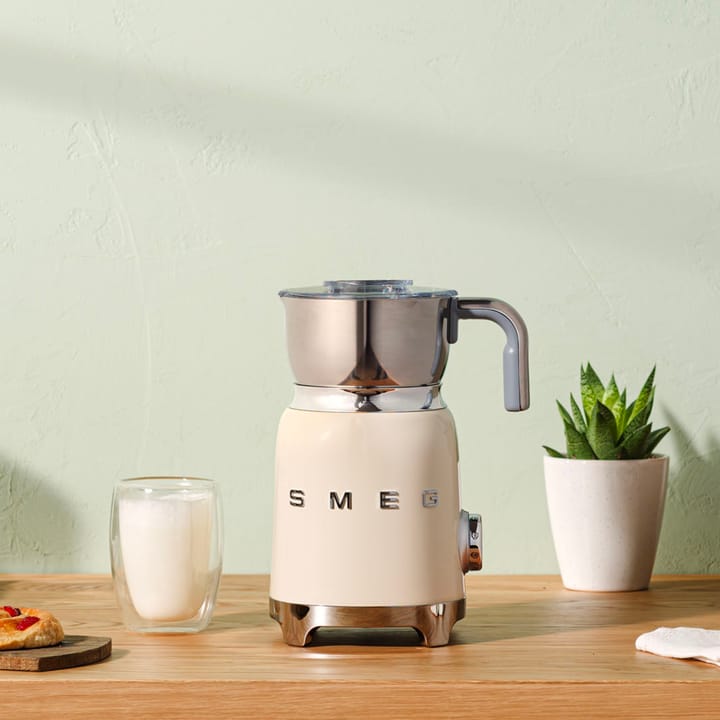 Smeg 50's Style melkeskummer 60 cl, Créme hvit Smeg